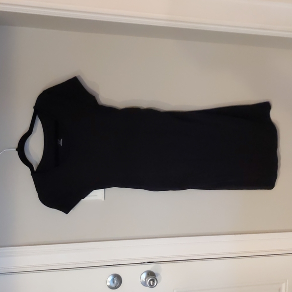 Liz Lange Maternity Short Sleeve Black Dress, scoop neck, ruched siding - Picture 1 of 3